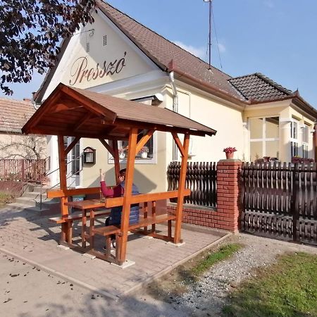 98 Petofi Utca Villa Balatonmagyarod ภายนอก รูปภาพ