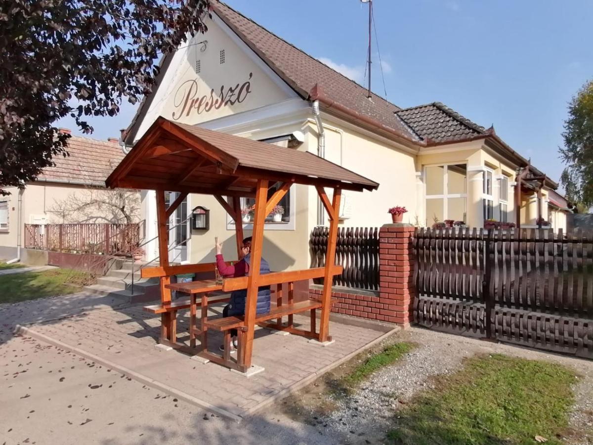 98 Petofi Utca Villa Balatonmagyarod ภายนอก รูปภาพ