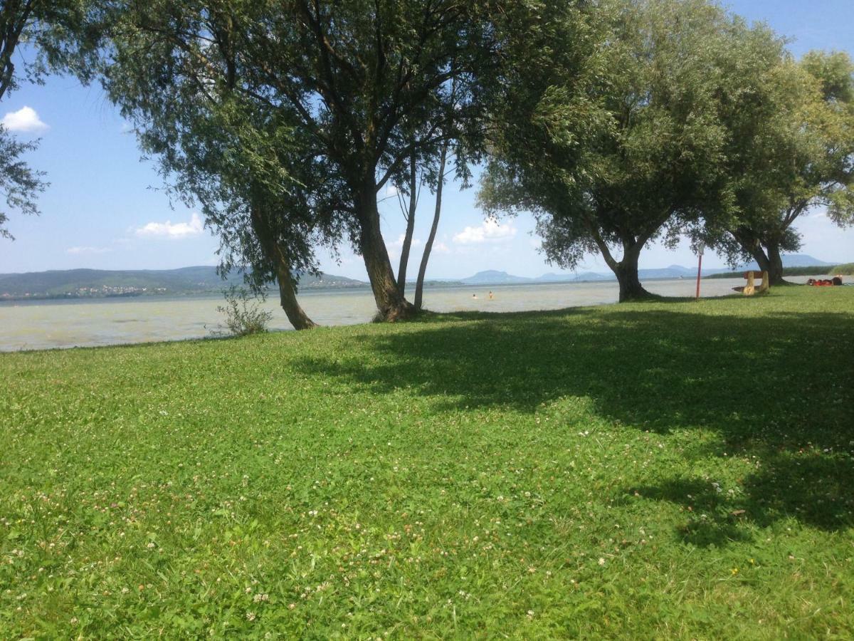 98 Petofi Utca Villa Balatonmagyarod ภายนอก รูปภาพ